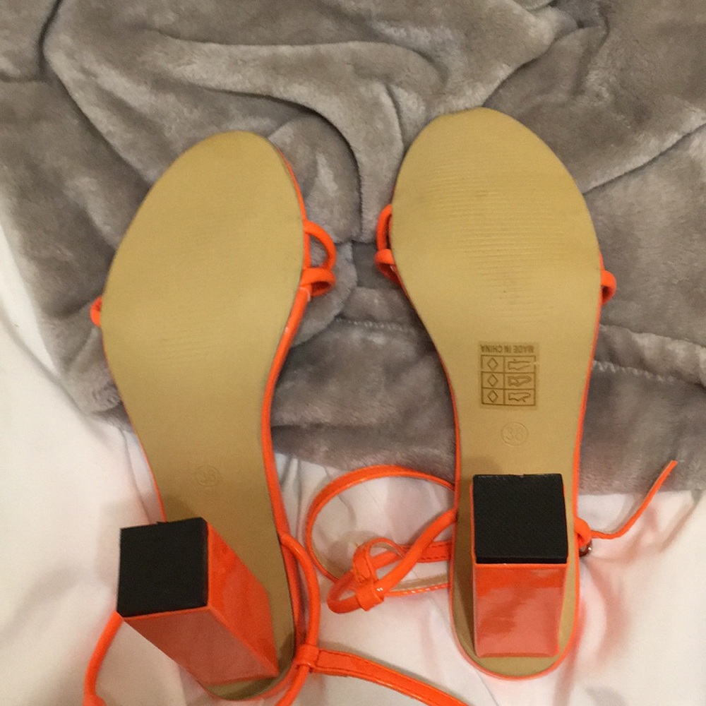 Neon orange heels - Picture 2 of 4